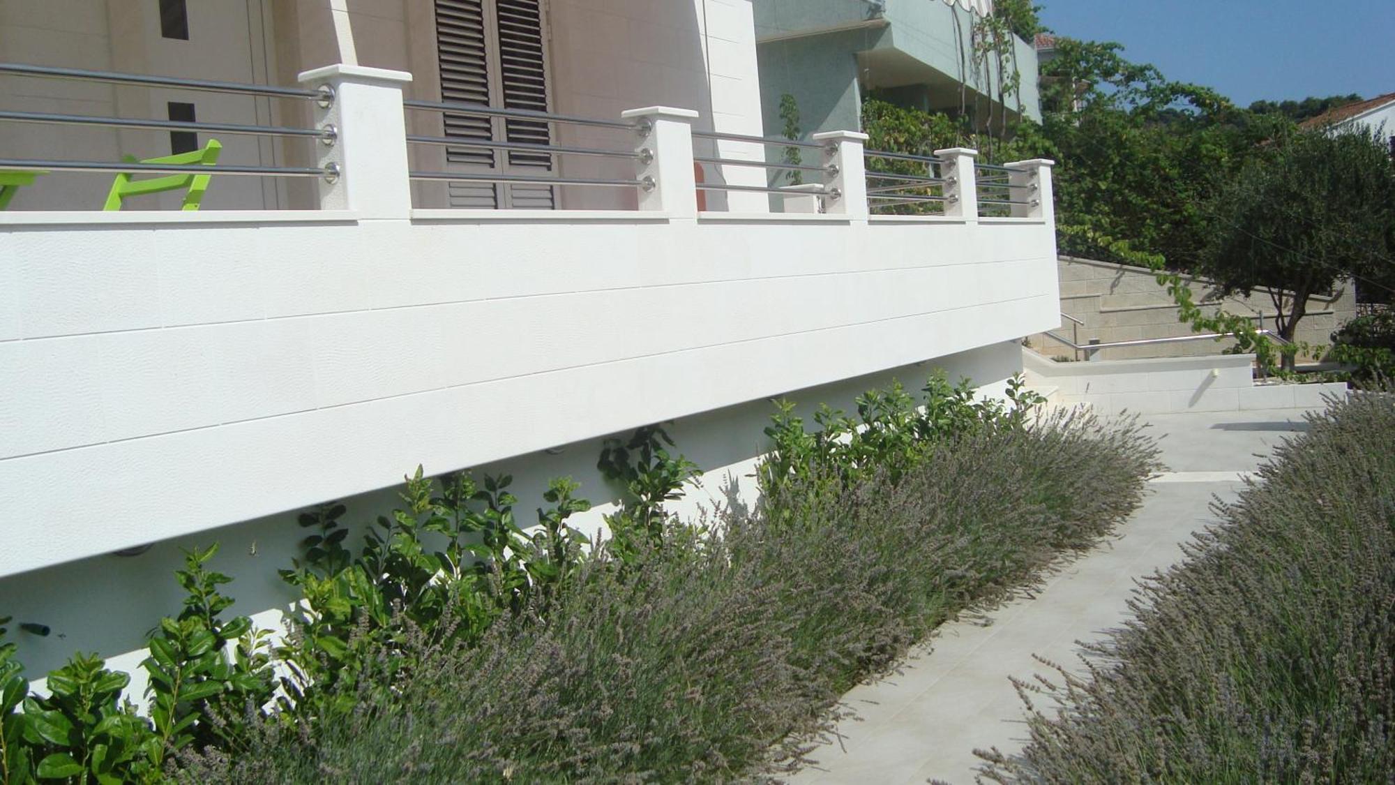 Apartments Niana With Heated Seawater Swimingpool Donji Okrug Exterior foto