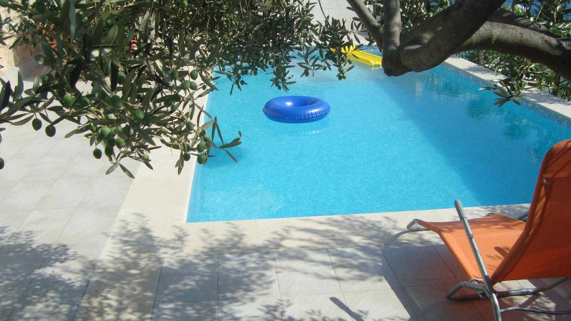 Apartments Niana With Heated Seawater Swimingpool Donji Okrug Exterior foto