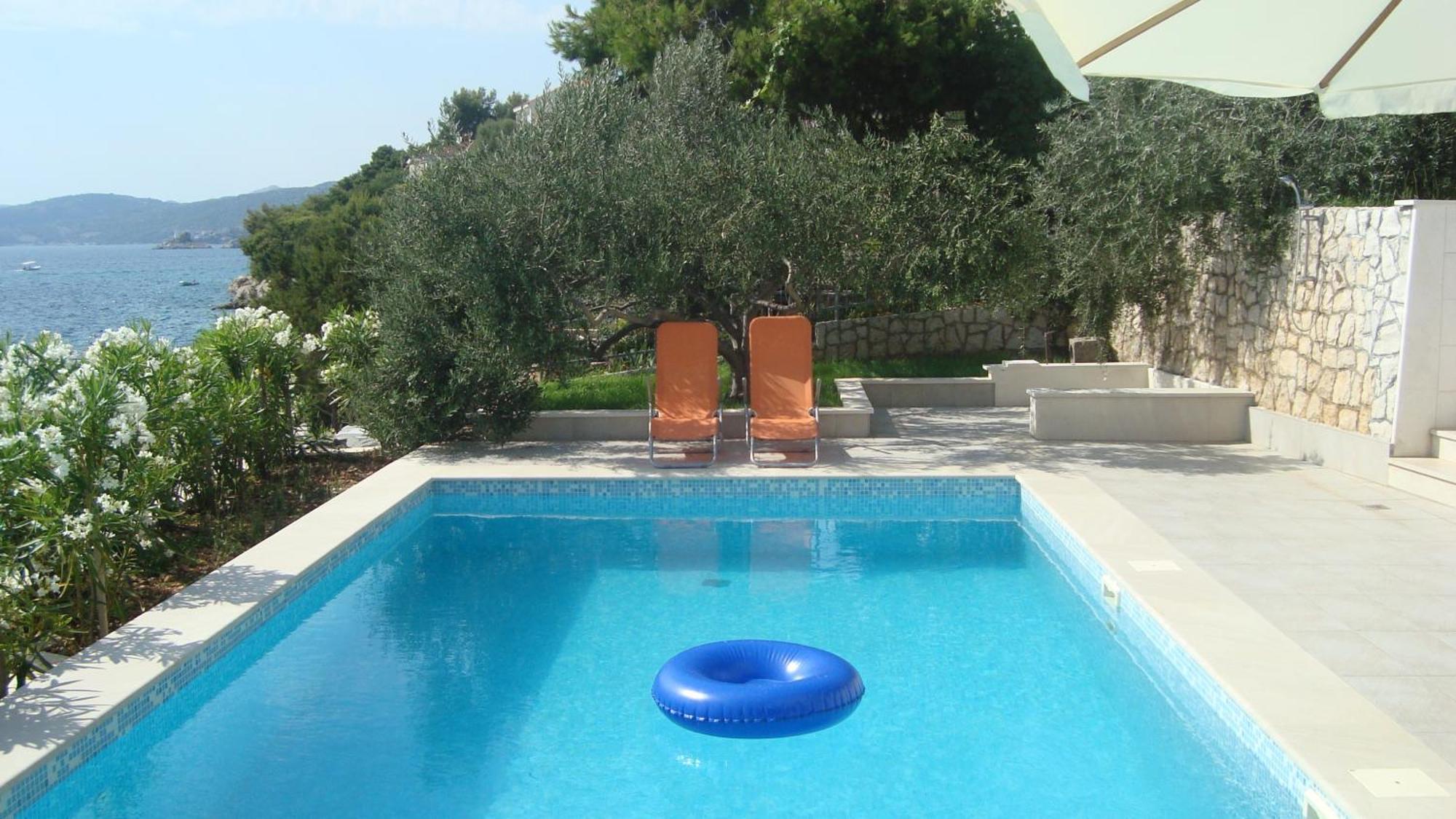 Apartments Niana With Heated Seawater Swimingpool Donji Okrug Exterior foto