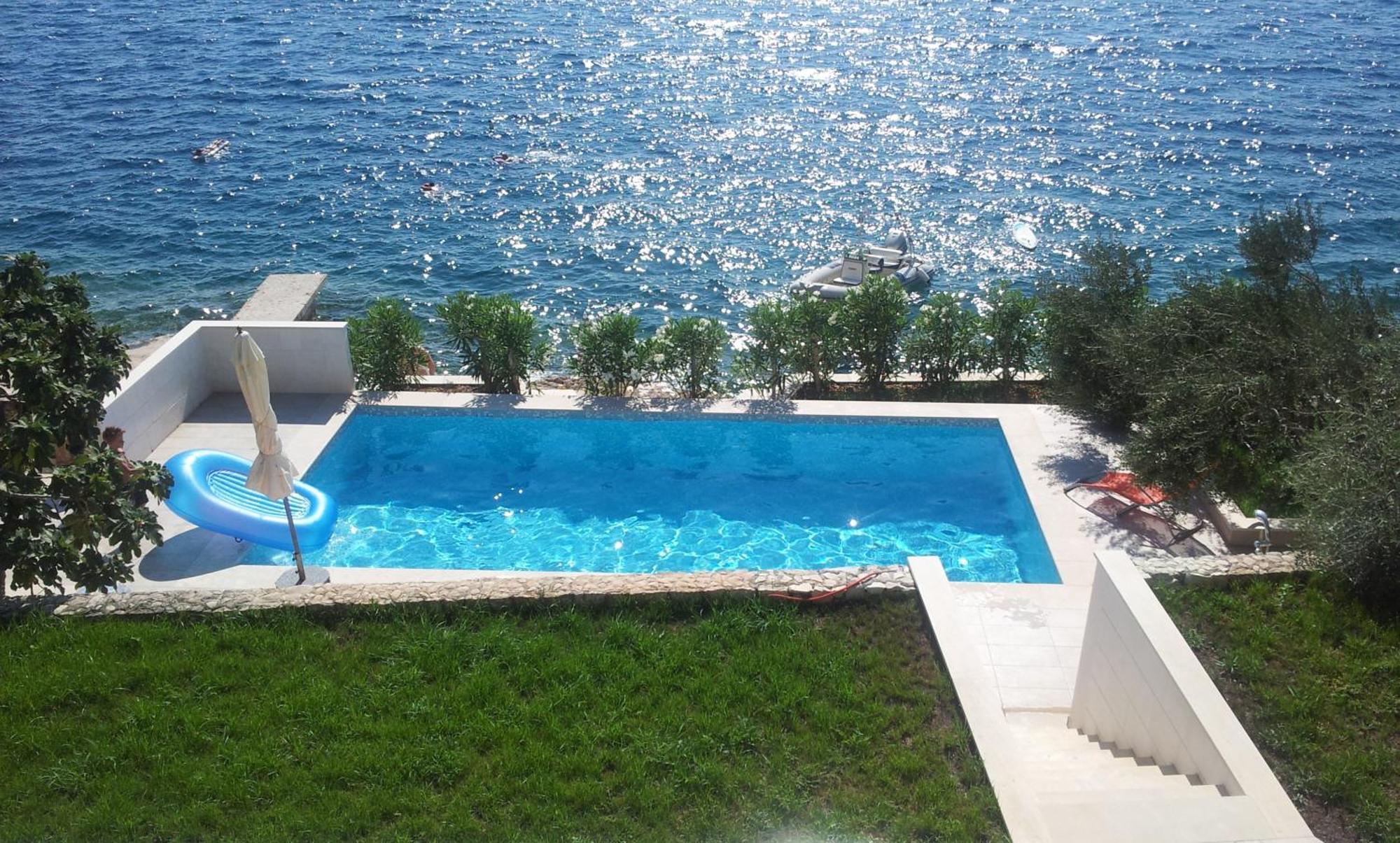 Apartments Niana With Heated Seawater Swimingpool Donji Okrug Exterior foto